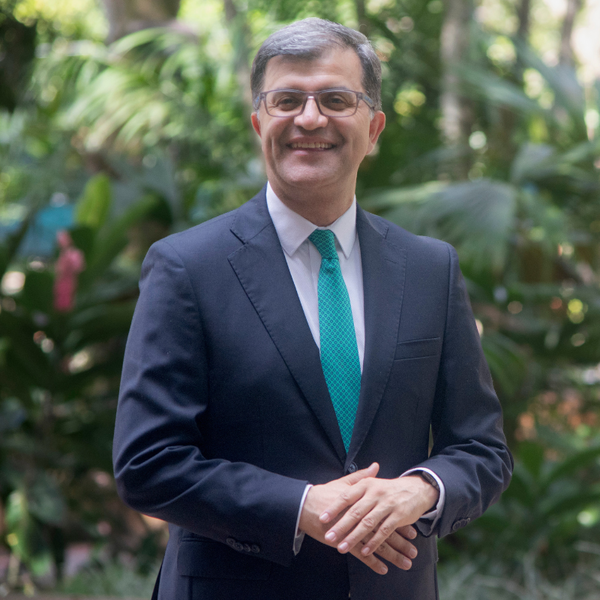 Cesar_Casas_VicerrectorAdm