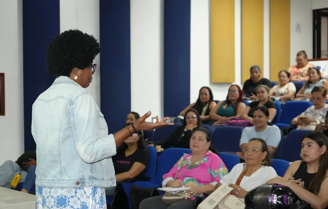 Mujeres emprendedoras fortalecieron sus negocios con estrategias de crecimiento, marketing digital e inteligencia artificial