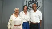 Foto oficial del acto de posesión: en el centro Diana María Caicedo Borrero, directora de la Maestría en Salud Pública, a los lados su padre y madre. 