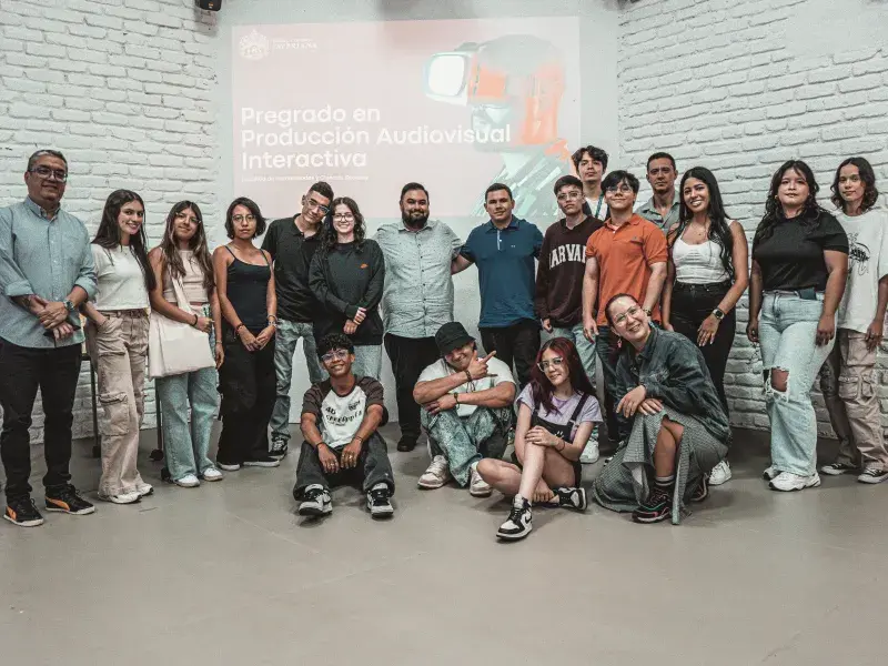 Estudiantes Producción Audiovisual Interactiva