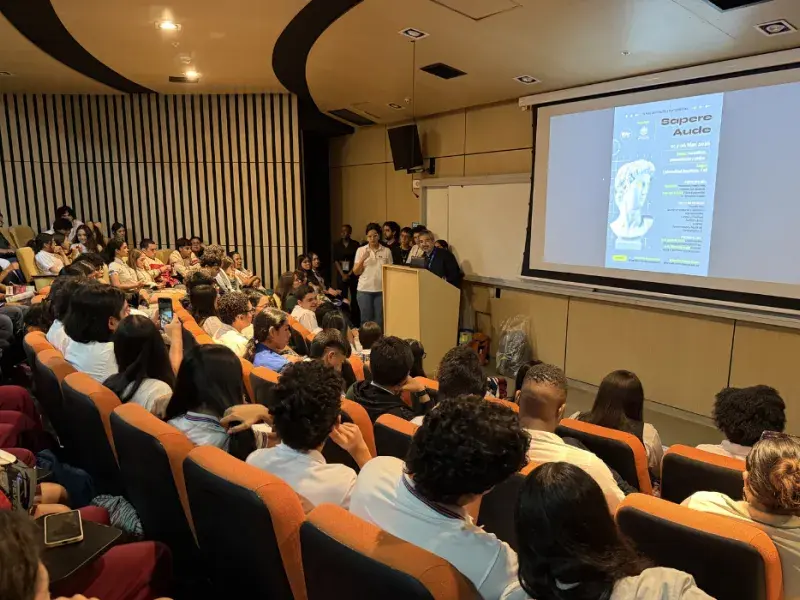 Peronas en un auditorio