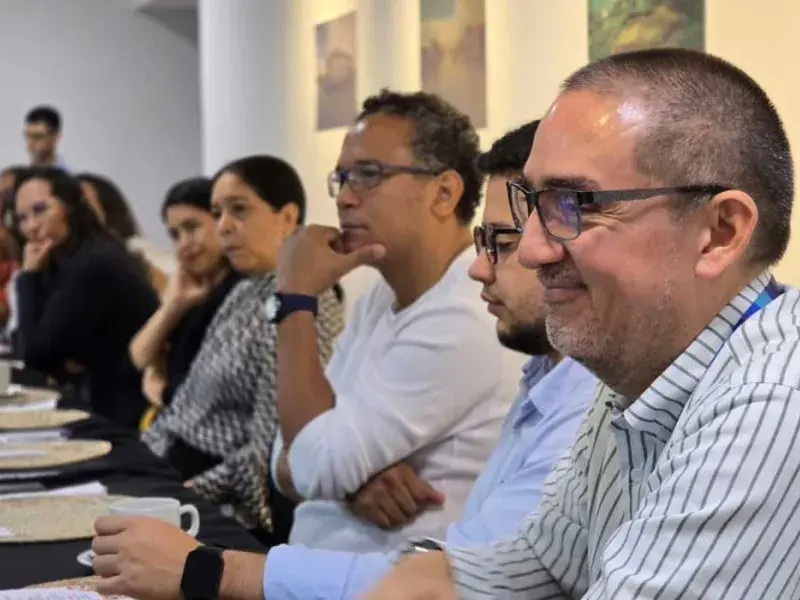 Egresados javerianos reflexionaron sobre liderazgo, humanidad y transformación social