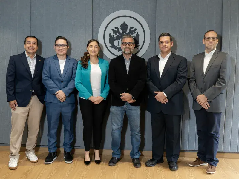 Foto oficial del acto de posesión: de izquierda a derecha, Camilo Rocha Niño, vicerrector académico; Harold Suárez Barón, director Programa de Biología; Kathleen Salazar Serna, directora Especialización en Movilidad y Transporte Urbano Sostenible; Luis E. Tobón Llano, director Doctorado en Ingeniería y Ciencias Aplicadas; Pablo Rubén Vernaza, secretario general de la Seccional y Mateo López Victoria, decano Facultad de Ingeniería y Ciencias. 